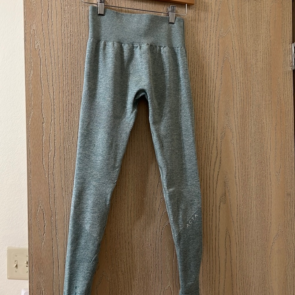ACTA Wear leggings, condition great, size S